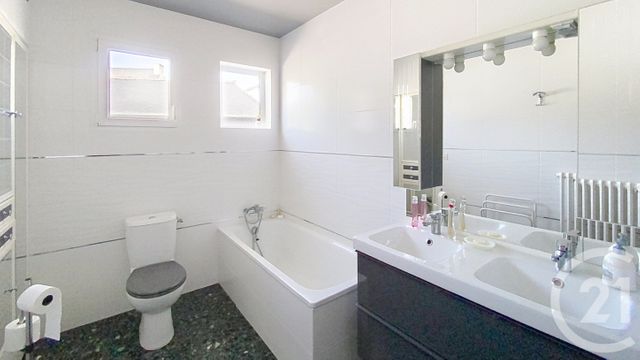 maison à vendre - 7 pièces - 178.55 m2 - ST JOUAN DES GUERETS - 35 - BRETAGNE - Century 21 Saint-Servan
