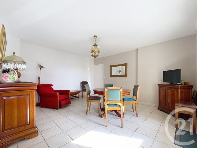 Appartement T3 à vendre - 3 pièces - 68.18 m2 - ST JOUAN DES GUERETS - 35 - BRETAGNE - Century 21 Saint-Servan