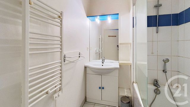 Appartement T2 à vendre - 2 pièces - 48.49 m2 - PLEURTUIT - 35 - BRETAGNE - Century 21 Saint-Servan